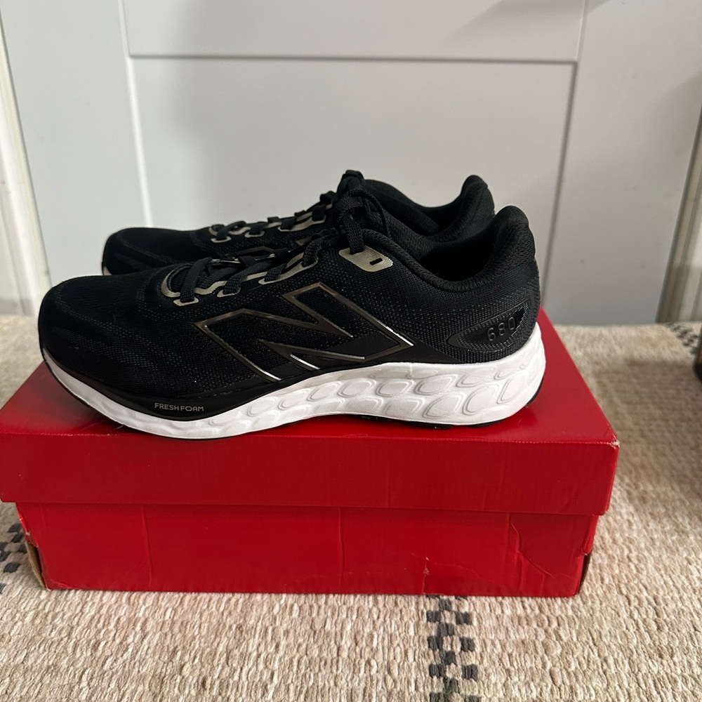New Balance Fresh Foam 680 V8 W680LK8 Running Shoe Womens 8 Black Comfort New